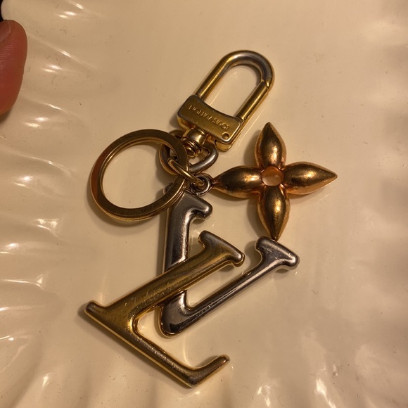LV Facettes key holder and bag charm USED - Picture 2 of 5
